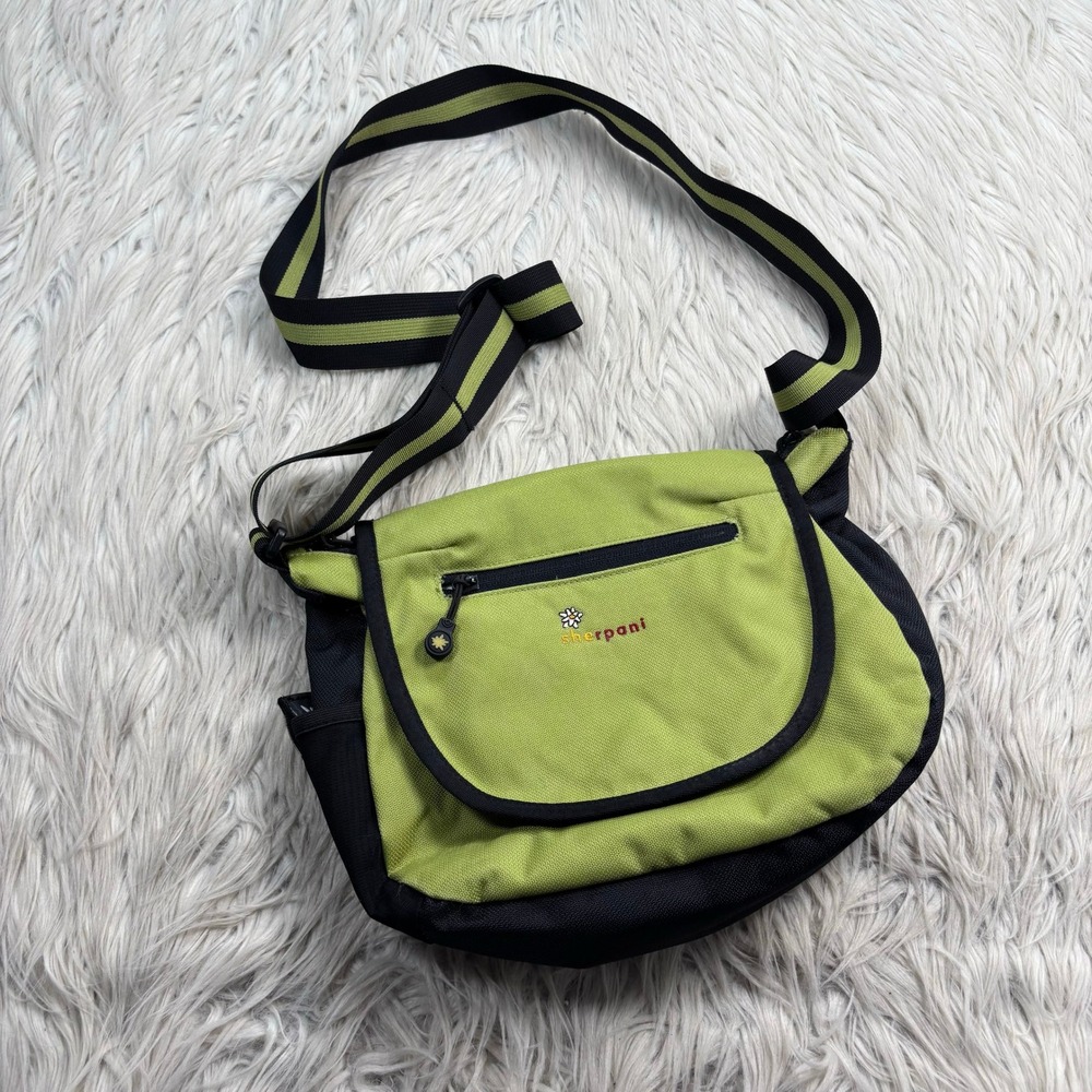 Sherpani Women's Green Black Nylon Flap Crossbody Bag Travel Dopamine Y2K